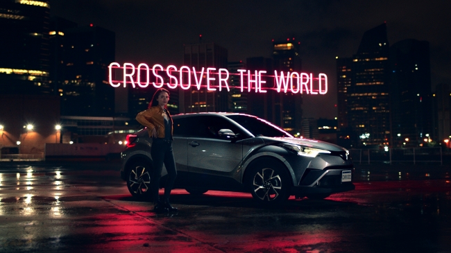 TOYOTA C-HR TV-CM “CROSSOVER THE WORLD”篇(2017)