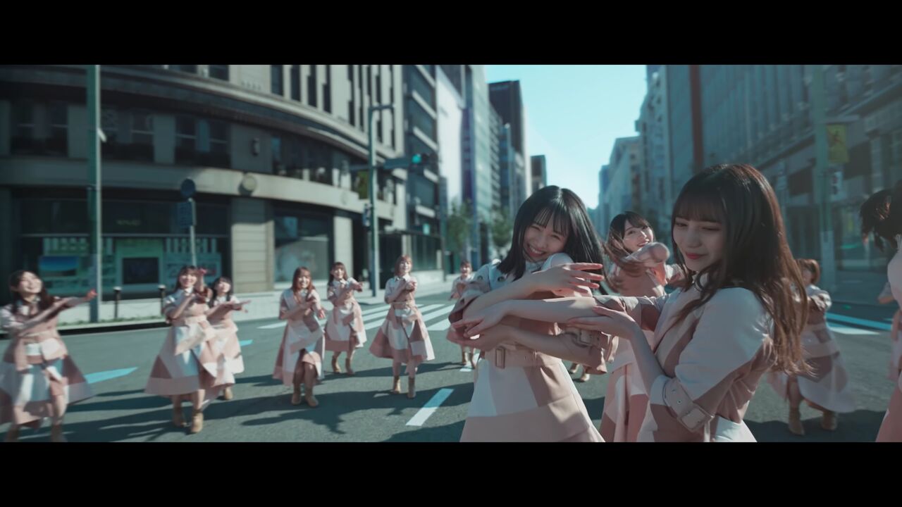 日向坂46『僕なんか』(2022) 背景がUNREAL ENGINE。とうとうリアルタイムCGの時代がやってきた。監督　安藤隼人。制作はP.I.C.S.