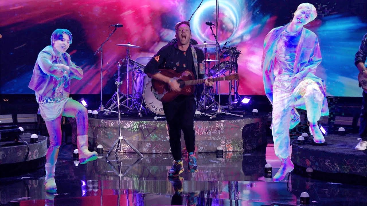 「コールドプレイ」NBC音楽番組“The Voice Live Finale” 『My Universe』(2021)  K-POPグループ「BTS」とホログラムコラボライブバーチャル出演